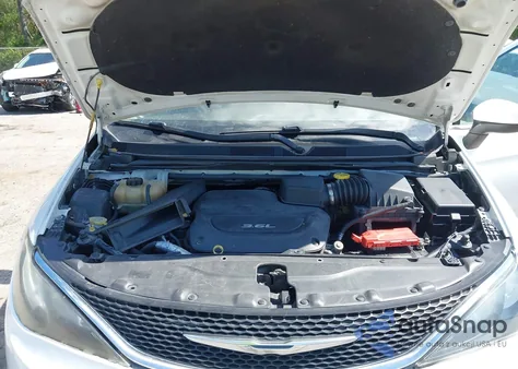 2017 Chrysler Pacifica Touring z USA, uszkodzony, nr VIN 2C4RC1DG6HR831175